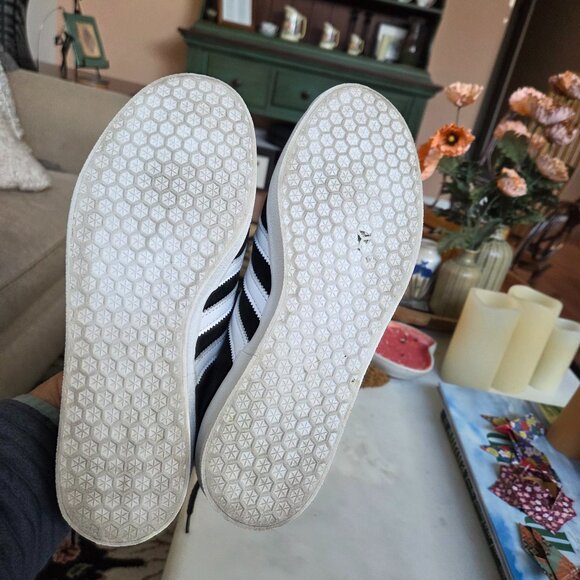 Adidas Gazelle Women's (like new) - Picture 6 of 7